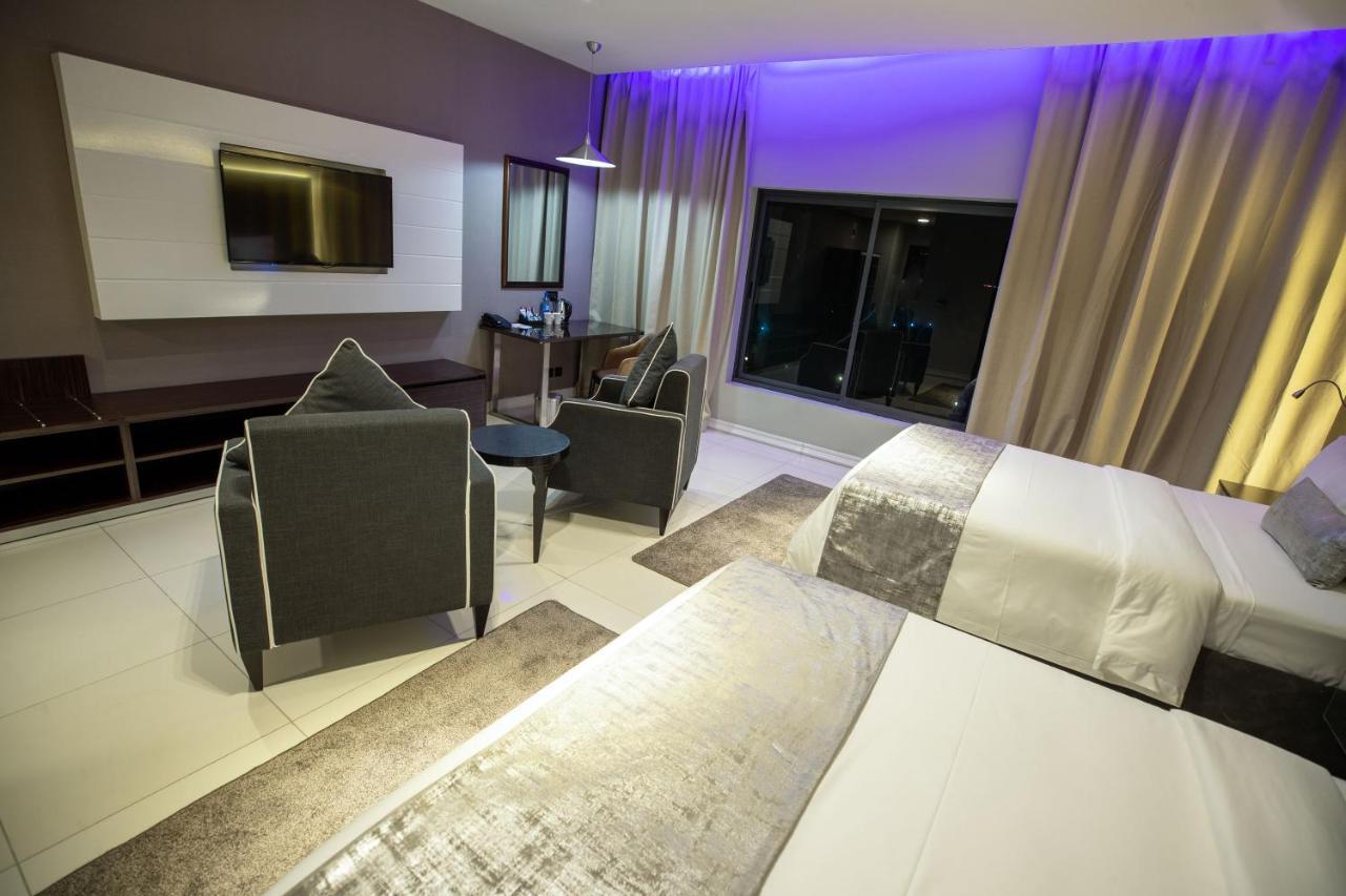 Bon Hotel Tripod Оуери Екстериор снимка