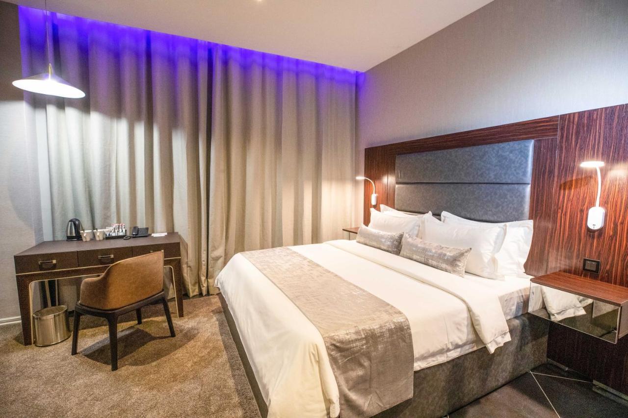 Bon Hotel Tripod Оуери Екстериор снимка