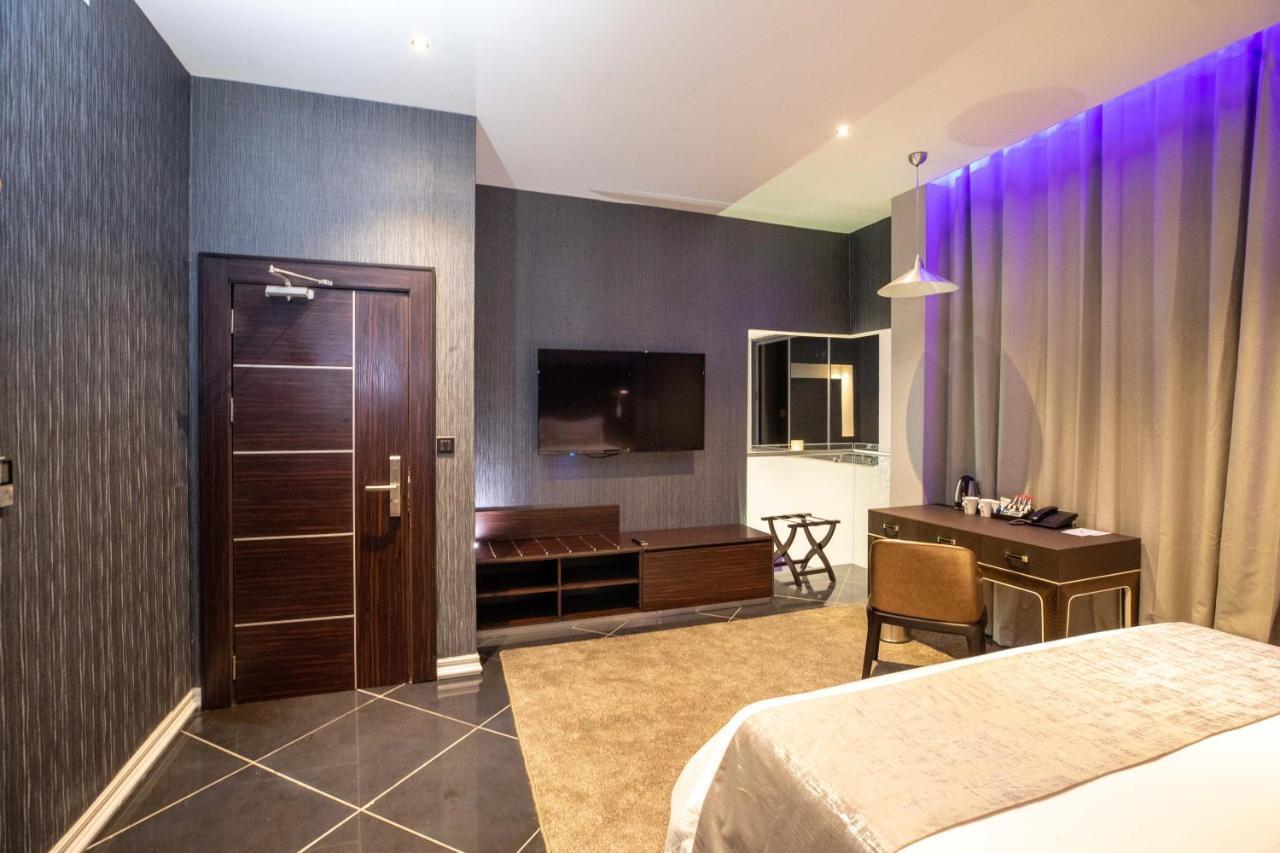Bon Hotel Tripod Оуери Екстериор снимка