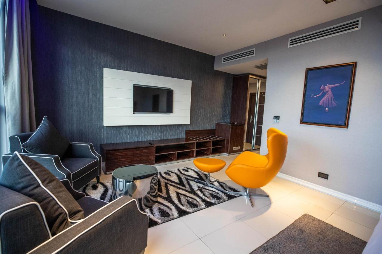Bon Hotel Tripod Оуери Екстериор снимка